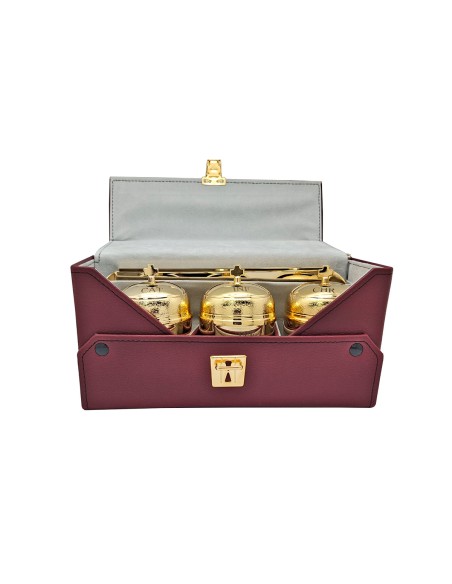 Crismera 3 Vasos Con Bandeja Metal Dorado Y Cristal Interno Estuche Rectangular
