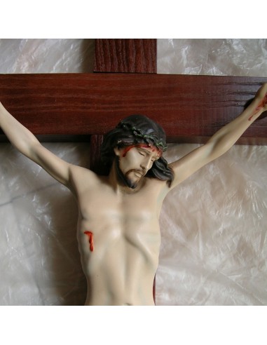 Cruz San Benito Madera Con Base Oval 15cm