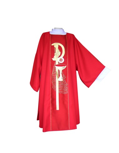 Dalmatica Roja Estampada Con Galon Pax Caliz Forma Y Una Red De Fondo