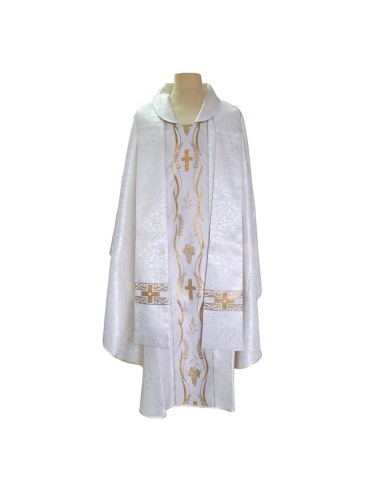 Casulla Estampada Adamascada Con Galon Cruces Espigas Y Uvas Con Borde Dorado N365 Blanca