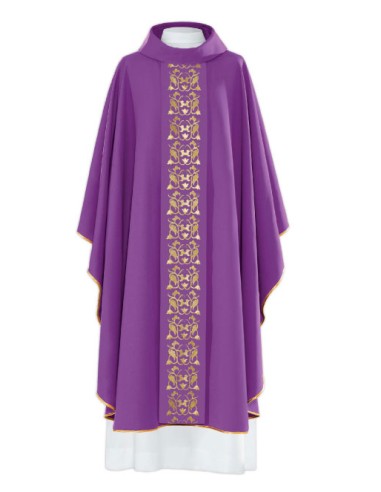 Casulla Bordada Con Galon Uvas En Rectangulo Morada Kor 065