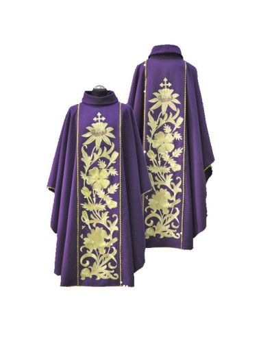 Casulla Bordada Extra Adornos Florales Grandes Cruz Superior Morada Kor 034