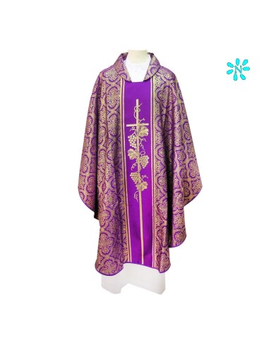 Casulla Estampada Tipo Damasco Morada...