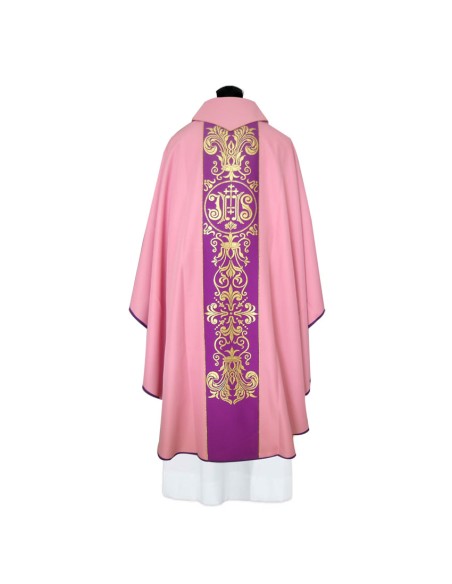 Casulla Estampada Con Galon Jhs Dentro Circulo Y Adorno Floral Largo Rosa