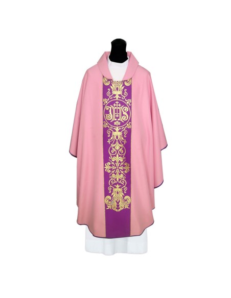 Casulla Estampada Con Galon Jhs Dentro Circulo Y Adorno Floral Largo Rosa