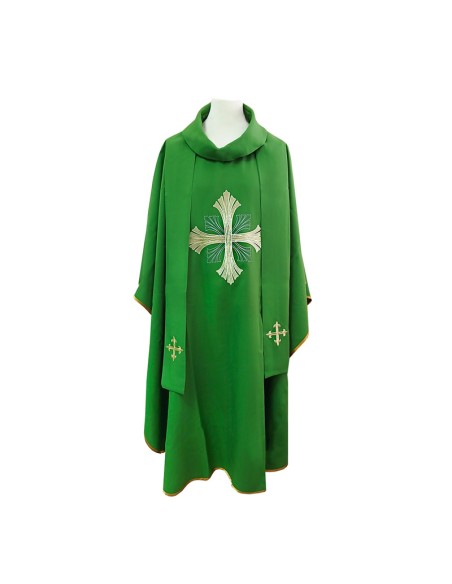 Casulla Bordada Cruz Grande Con Rayado En Puntas Verde