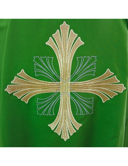 Casulla Bordada Cruz Grande Con Rayado En Puntas Verde