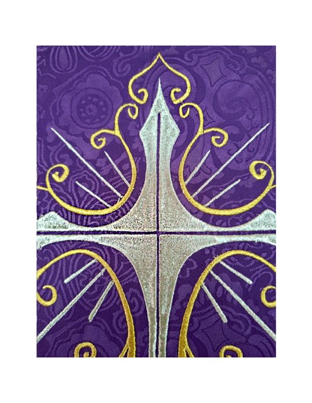 Casulla Adamascada Bordada Cruz Grande Morada Con Dorada Alrededor