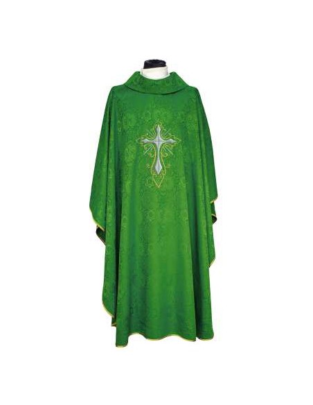 Casulla Adamascada Bordada Cruz Grande Verde Con Dorada Alrededor