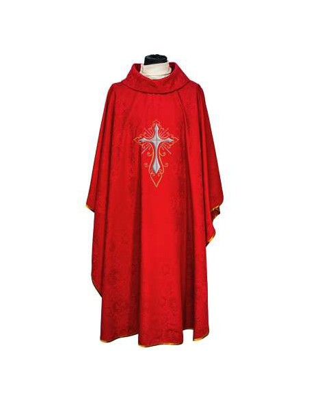 Casulla Adamascada Bordada Cruz Grande Roja Con Dorada Alrededor