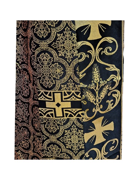 Capa Pluvial Estampada Morada Tipo Damasco Espigas Y Cruz Rosas Bordadas Detras N441 Con Estola