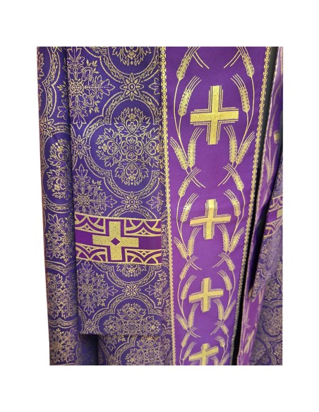 Capa Pluvial Estampada Morada Tipo Damasco Espigas Y Cruz Rosas Bordadas Detras N441 Con Estola